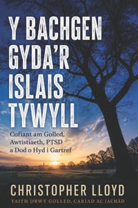 Y Bachgen Gyda'r Islais Tywyll: Cofiant Colled, PTSD a Dod o Hyd i Obaith cover
